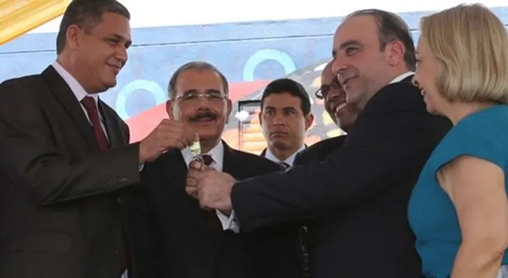 Presidente Medina inaugura 224 viviendas en Villa Tapia, Pimentel y Río San Juan  