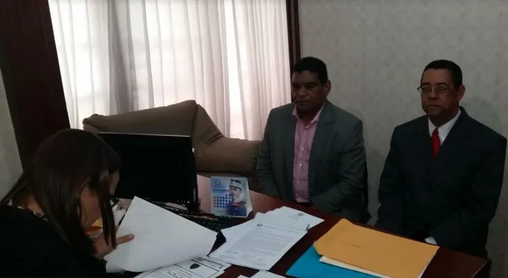 Presentan candidatura del periodista y abogado Luis García, a JCE
