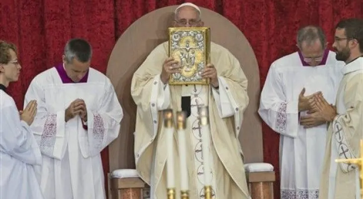 Papa canoniza a Junípero Serra pese a críticas de indígenas