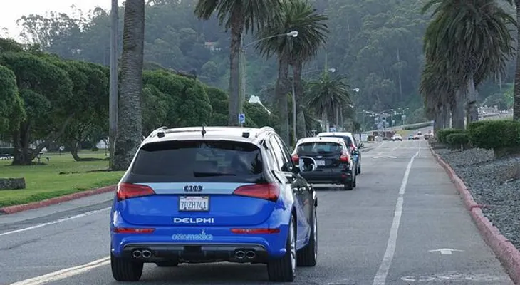 Este auto eléctrico sin conductor cruza Estados Unidos de costa a costa recorre 5.400 km