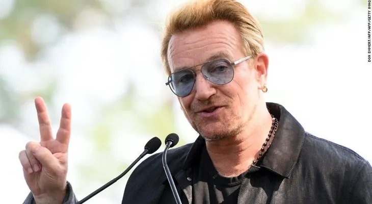 Bono pierde la voz repentinamente y U2 suspende concierto en Berlín