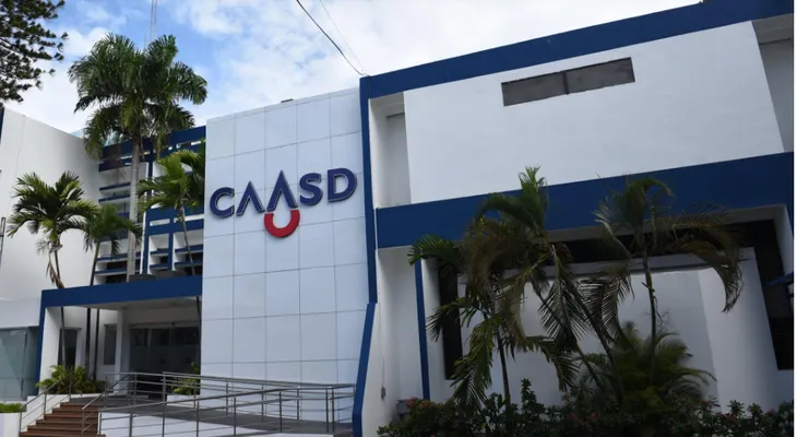 Caasd supervisa obras de agua y saneamiento