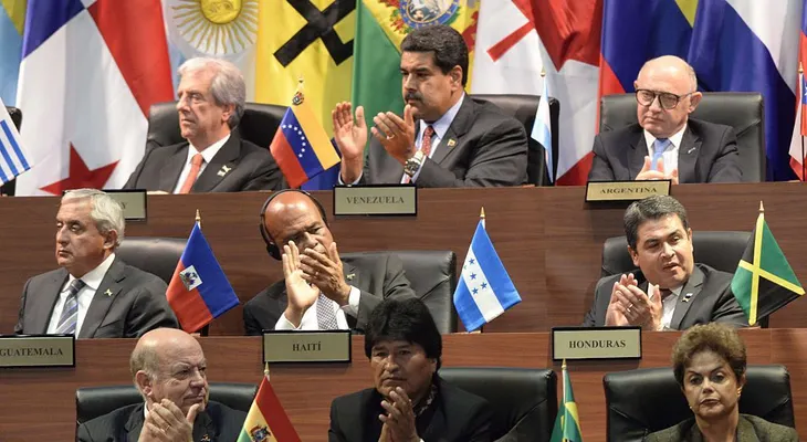 El debate sobre la legalidad de los procesos recientes de destitución de presidentes en América Latina