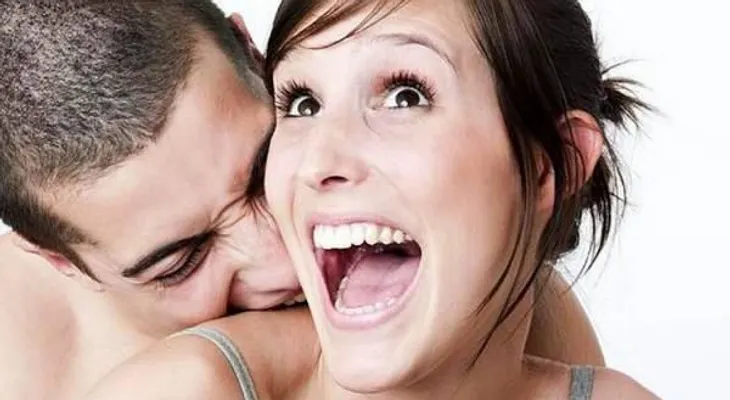Para las mujeres, aumentar el número de amigos lleva a tener más relaciones sexuales