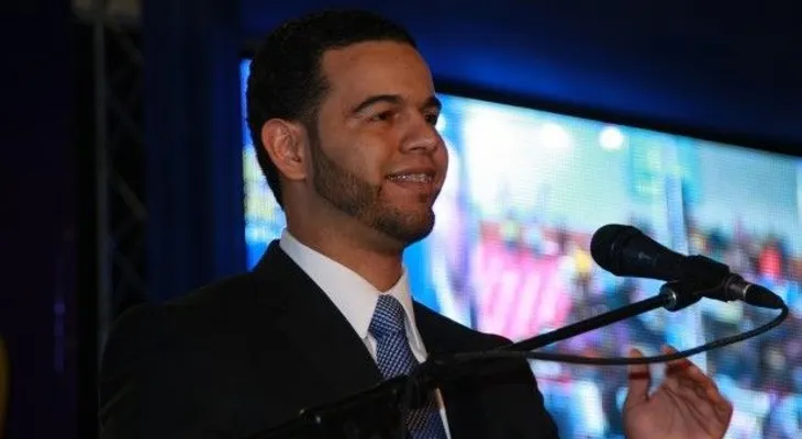 Hijo del ministro de Educación lanza precandidatura a diputado