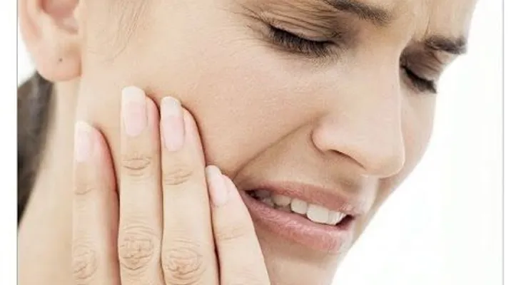 Aceite de canela, la sal en polvo y otras recomendaciones para dientes sensibles 
