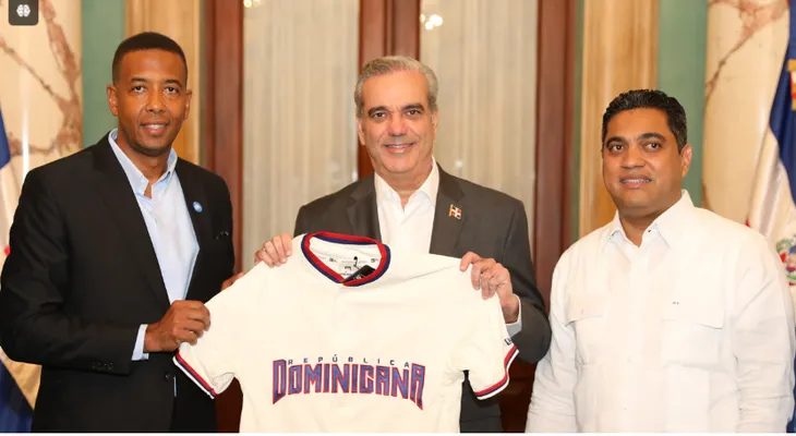 Abinader recibe al equipo dominicano para el Premier 12 en China Taipéi