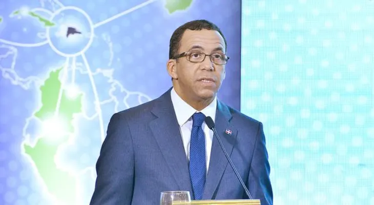 Ministro Andrés Navarro: Evaluación del docente es la base para mejorar la enseñanza