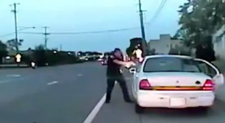 Revelan nuevo video de la muerte de Philando Castile: video policial muestra el apresurado tiroteo