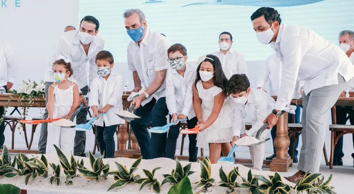 Presidente Abinader participa en el inicio del proyecto Panorama Lake que generará más empleos en Punta Cana