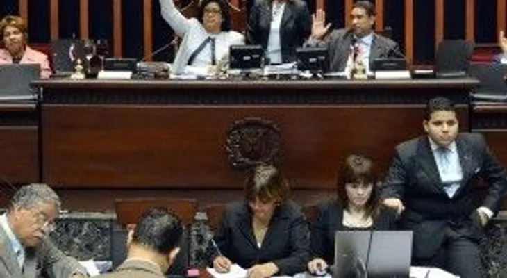 Senado aprueba en 2da lectura ley que crea el Servicio Nacional de Salud 