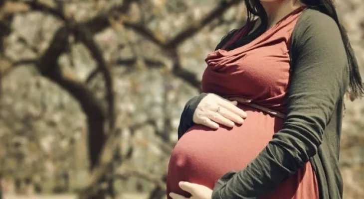 Pareja que tuvo un hijo de otro color demanda a clínica por inseminación de otra raza