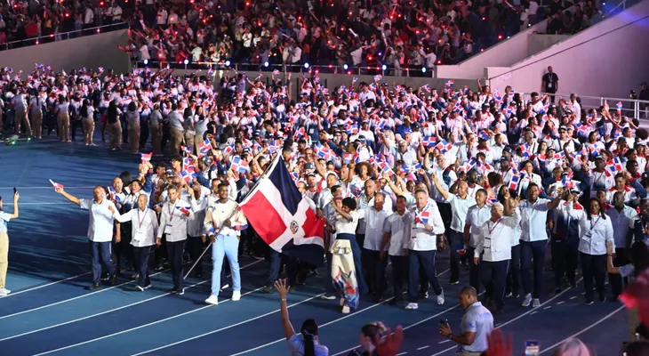 Félix Sánchez recibe homenaje del comité organizador de Santo Domingo 2026 por su legado