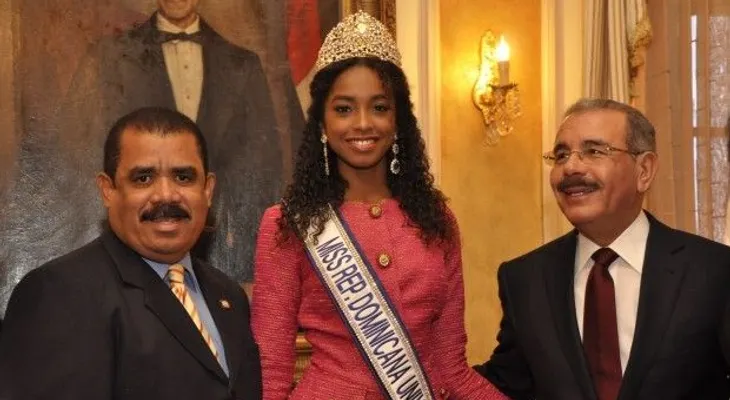 El Presidente ofrece apoyo a la miss RD 2013