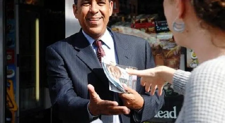 Aseguran dominicanos en NY no votarían por Adriano Espaillat 