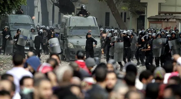 Al menos 401 personas detenidas durante enfrentamientos nocturnos en Egipto