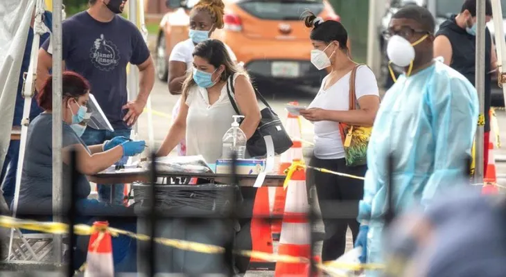 EEUU rebasa los cuatro millones de casos de coronavirus con nuevos récord en varios estados