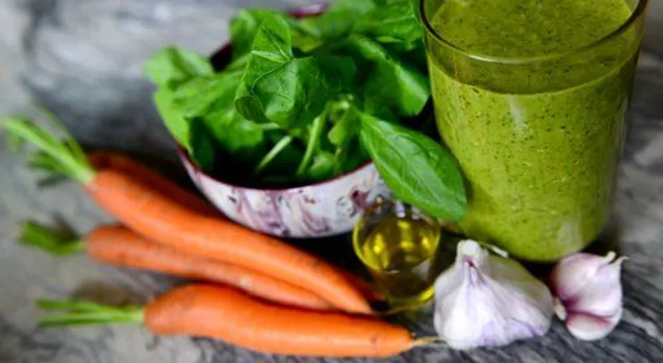El agua de repollo, jugo de zanahoria y otros efectivos remedios para limpiar arterias del colesterol 