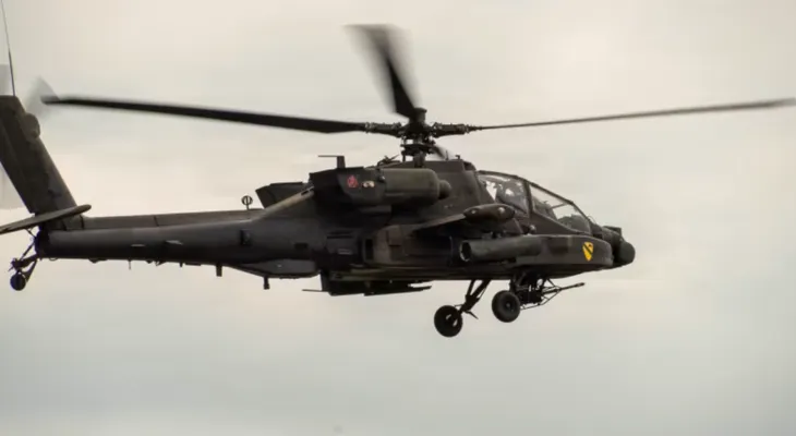 El Ejército de EE. UU. suspende todos los vuelos de helicópteros Apache tras accidente mortal en Texas