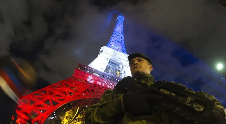París, ansiosa por tranquilizar a los turistas y convencerlos para que no dejen de visitarla