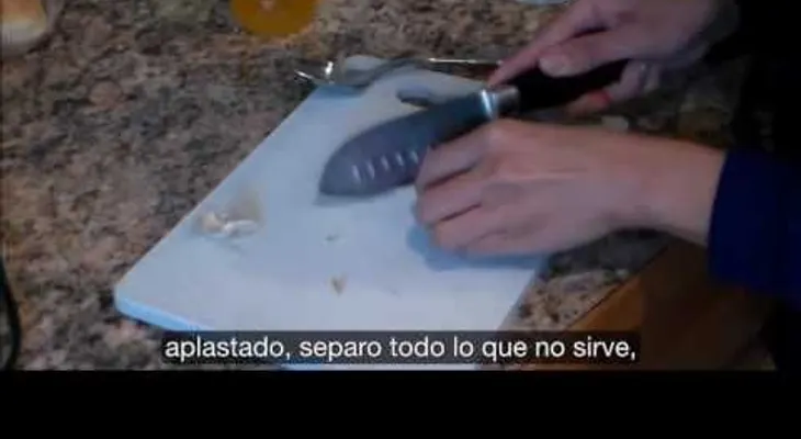 Observa lo que pasa si comes ajo con miel...(VIDEO)