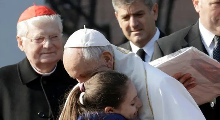 El papa mira a las periferias en su visita pastoral a Milán