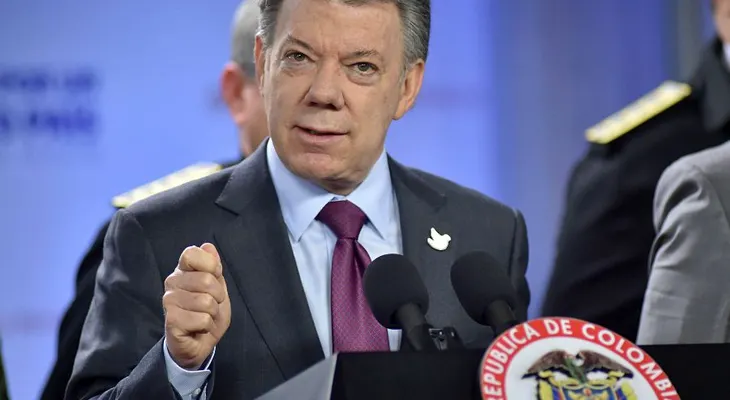 "EE.UU. debería sacar a las FARC de la lista de terroristas", dice Santos