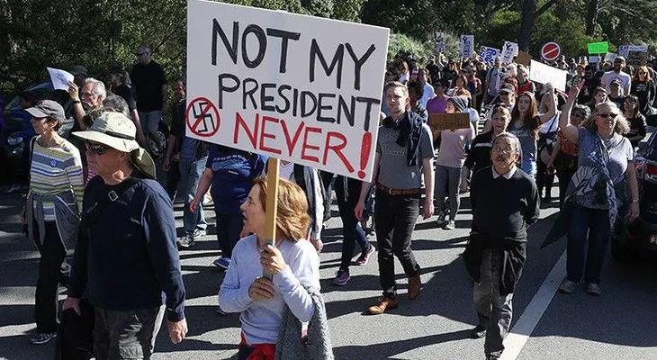 1.500 dólares a la semana en Estados Unidos: El nuevo empleo por protestar contra Trump