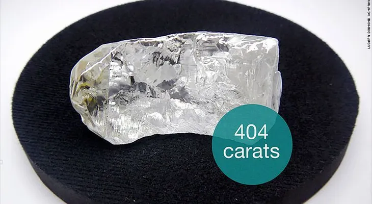 Hallan un diamante de 404 quilates, uno de los más grandes en la historia