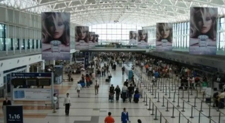 Apagón en aeropuerto LaGuardia provoca cancelación de vuelos 
