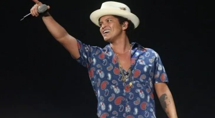 Bruno Mars cerró recorrido en República Dominicana 