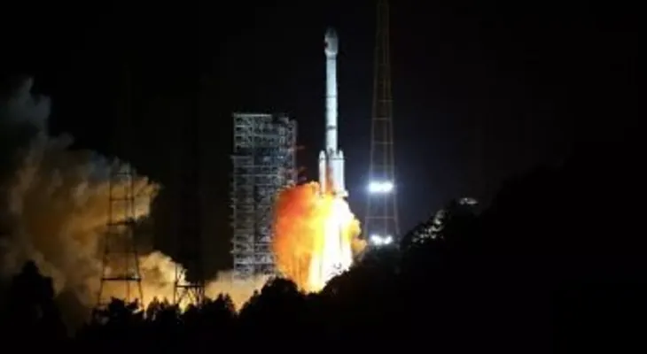 China fracasa en lanzamiento satélite por anomalía en cohete Larga Marcha-7A