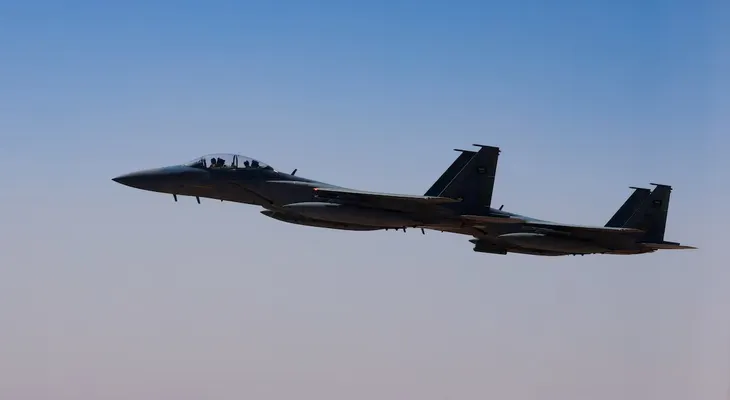 Reino Unido reabastecerá aviones saudíes en vuelo en medio de ofensiva hutí en Yemen