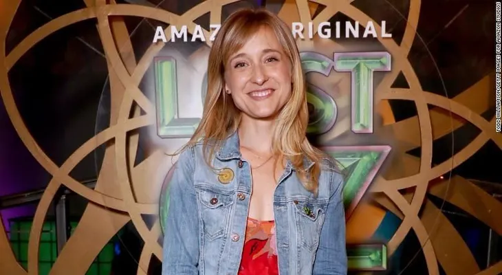 Arrestan a Allison Mack, de "Smallville", en caso de presunto tráfico sexual