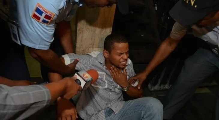 Procuraduría suspende agente penitenciario acusado de agredir camarógrafo Grupo SIN