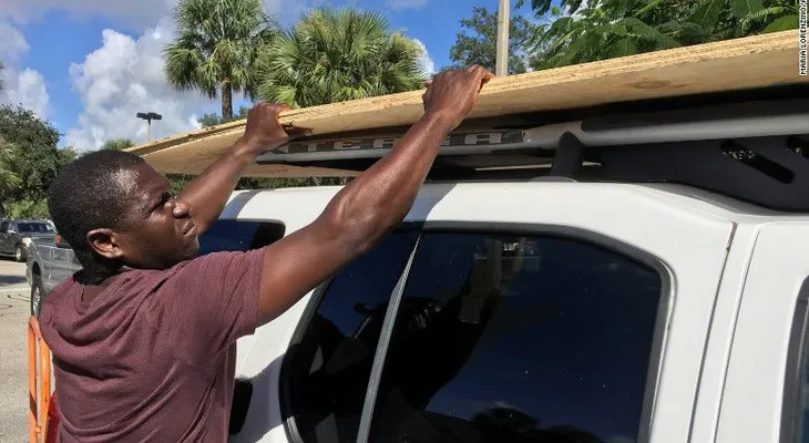 Huracán Matthew: Comienzan evacuaciones mientras se aproxima el letal huracán