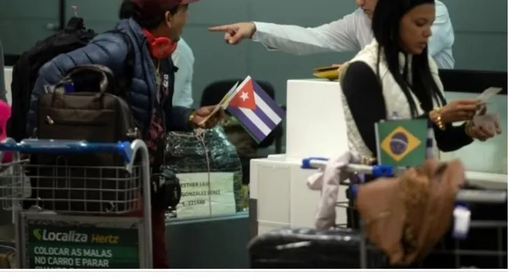 La salida de médicos cubanos expone la desigualdad de Brasil en sanidad