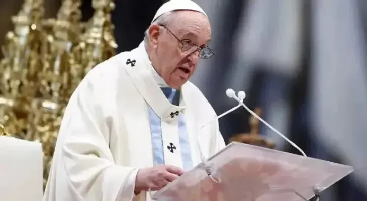 "Herir a las mujeres es ultrajar a Dios", dice el Papa en primer mensaje del 2022