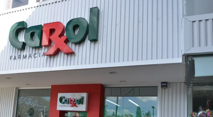 Salud clausura una sucursal de Farmacia Carol