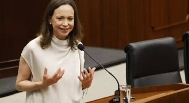 María Corina Machado desea pronta recuperación al papa León XIV tras su diagnóstico de cáncer pulmonar