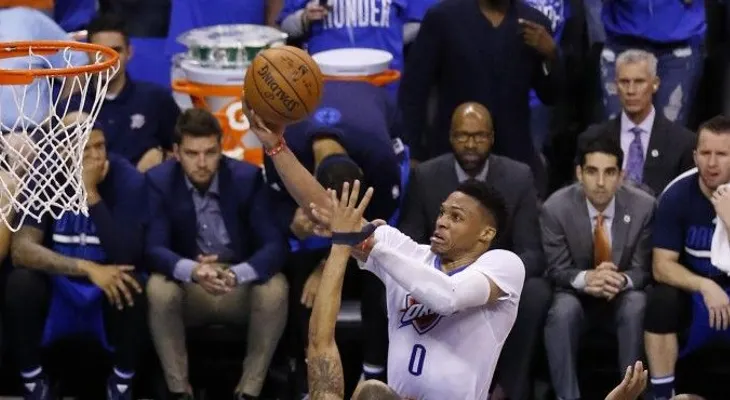 Duelo estelar entre Spurs y Thunder en playoffs