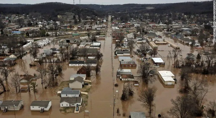 Más inundaciones se esperan en EE.UU. mientras crecidas avanzan hacia el sur