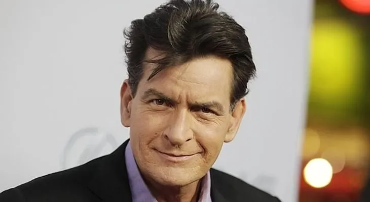 El actor Charlie Sheen revela que tiene VIH