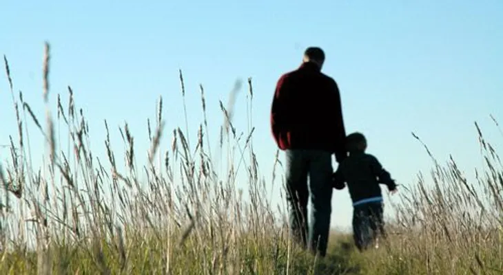 Según estudio, los hombres se convierten en sus padres a los 38 años