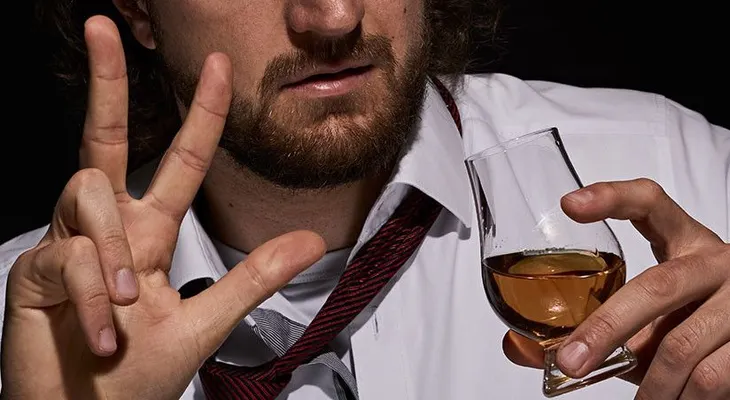 Según estudio, el perfeccionismo podría llevar a problemas con el alcohol