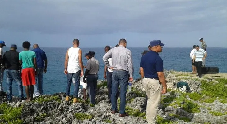 Mujer embarazada se lanza con su hijo de 8 años al mar en Boca Chica; menor sobrevive