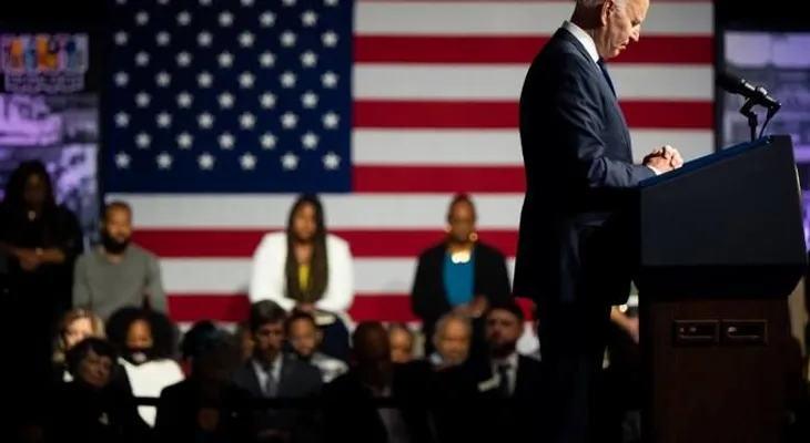 Biden amplía lista de empresas chinas prohibidas para inversión en EEUU; incluye a Huawei
