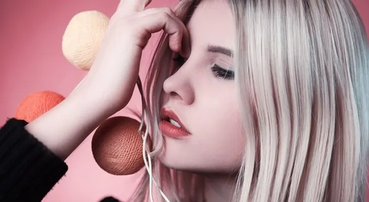 Anota estos excelentes trucos para combatir el cabello graso