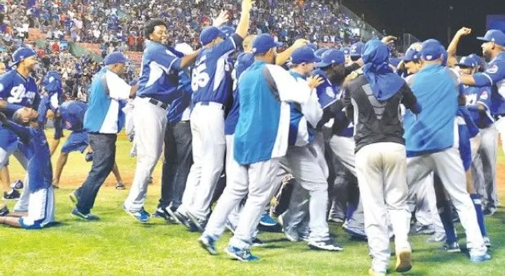 Licey a la final; EO ganan en 12 actos