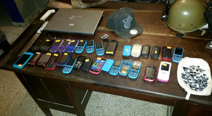 Policía desmantela alegada banda se dedica al robo de celulares